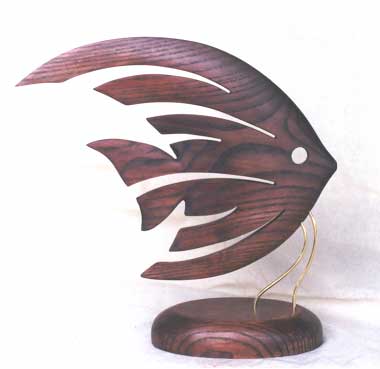 Скульптура из дерева прорезная рыба ясень