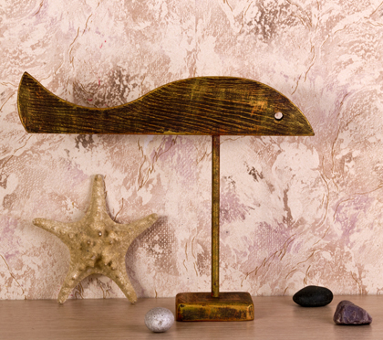 Декоративная скульптура из дерева рыба фактура золотом